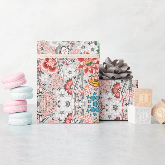 Antikes rotes Blumenmuster. Geschenkpapier (Babyparty)