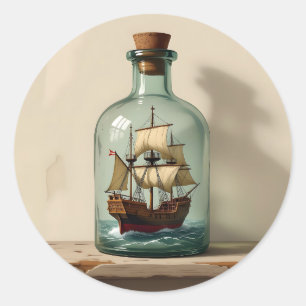 Antikes Schiff in einer antiken Flasche Runder Aufkleber