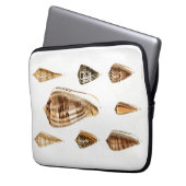 Antikes Trinket-Design mit Muscheln Laptopschutzhülle (Vorderseite Links)