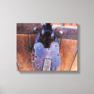 Antikes Vintage-Eisenschloss mit rustikaler Patina Leinwanddruck