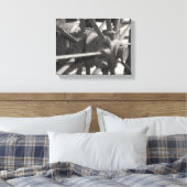 Antikes Wagenrad Leinwanddruck (Insitu (Schlafzimmer))
