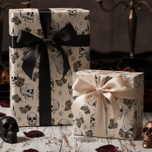 Antikes Weiß Gothic Totenköpfe und Rosen Blumenmus Geschenkpapier