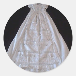 Antique Ayrshire Lace Chrstening gown Runder Aufkleber