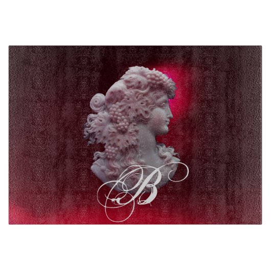 ANTIQUE CAMEO, LADY MIT GRAPEN MONOGRAM SCHNEIDEBRETT (Vorderseite)