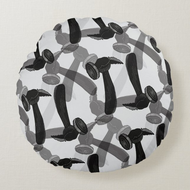 Antique Hammer Mancave Rundes Kissen (Vorderseite)