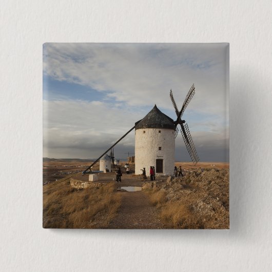 Antique La Mancha windmills, with visitors Button (Vorderseite)