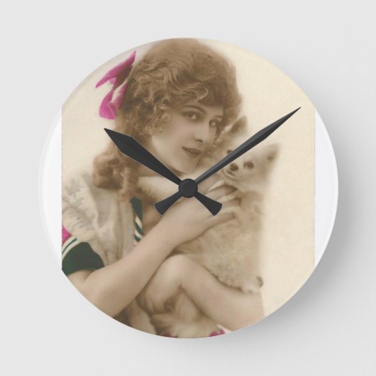 Antique Photo Victorian Woman and Dog Runde Wanduhr (Vorderseite)