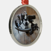Antique Sextant Silbernes Ornament (Rechts)
