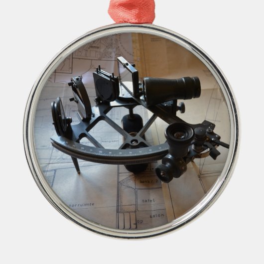 Antique Sextant Silbernes Ornament (Vorne)