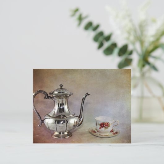 Antique Silver Tee Pot and Bone China Cup Postkarte (Stehend Vorderseite)