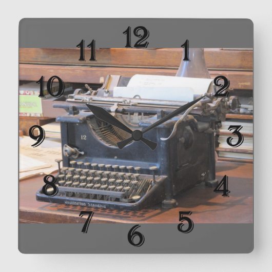 Antique Typewriter Clock Quadratische Wanduhr (Vorderseite)