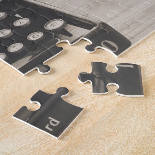ANTIQUE TYPEWRITER JIGSAW PUZZLE (Seite)