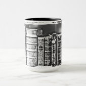 Antiquitätenbücher zur Tasse des Shelds (Zentrum)