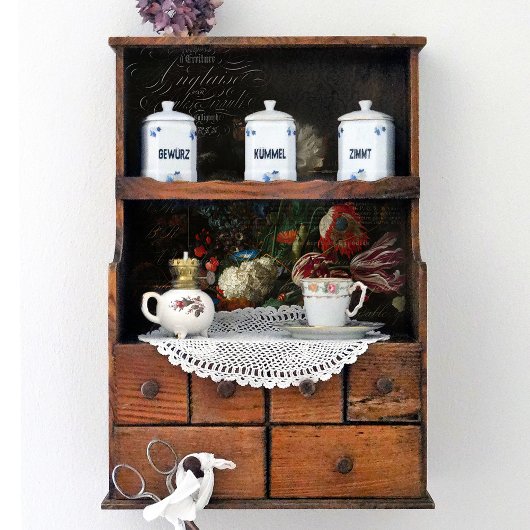 Antiquitätendekoupage aus Floral und Französisch Seidenpapier