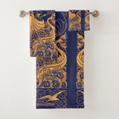 Antiquitätenschiff, Delphine, Gold, Navy Blue Mono Badhandtuch Set (Insitu)