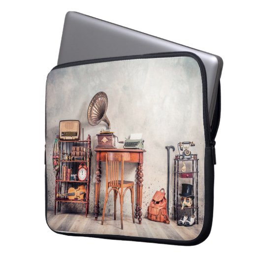 Antiquitätenstuhl, alte Schreibmaschine, Retroradi Laptopschutzhülle (Vorderseite Links)