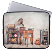 Antiquitätenstuhl, alte Schreibmaschine, Retroradi Laptopschutzhülle (Vorderseite)