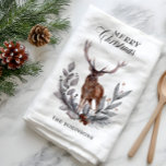 Antlered Deer Buck Wreath Frohe Weihnachten Geschirrtuch<br><div class="desc">Rustikales Nadelecon immergrün mit Kiefer und braunen Beeren und einem großen Buchhirsch mit einem großen Ankerregal "Frohe Weihnachten" Kranzdesign. Composite Design von Holiday Hearts Designs.</div>