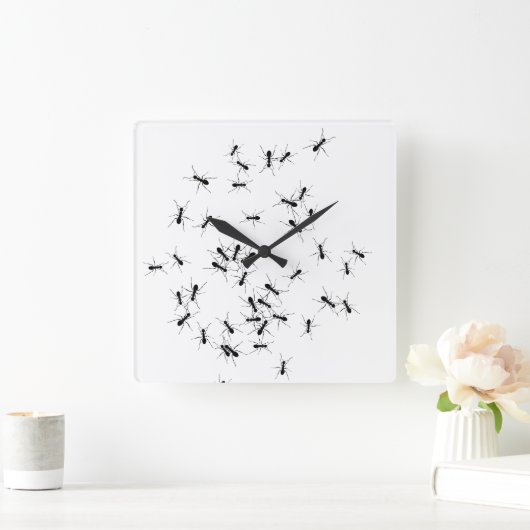 Ants all over quadratische wanduhr (Zuhause)