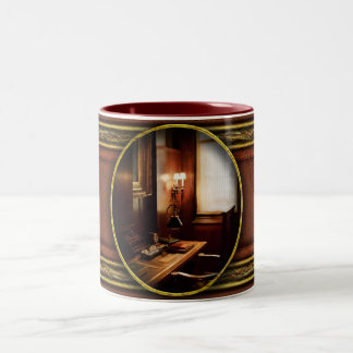 Anwältin - Eine elegante Studie Zweifarbige Tasse