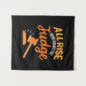 Anwältin hier kommt der Richter Wandteppich (Vorderseite (Horizontal))