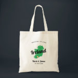 Any Color Ireland Wedding Welcome Bag, irisch Tragetasche<br><div class="desc">Hochzeitswochenende Begrüßungsgeschenk-Tasche für Gäste aus der Stadt, um Ihre Hochzeit, mit dem Bild von Irland. Sie können die Farben für jeden Teil dieses Designs bearbeiten und das Herz an den Ort Ihrer Hochzeit bringen. Klicken Sie zum Ändern der Farben auf Personalisieren und dann auf "Bearbeiten mit dem Entwurfstool". Wählen Sie...</div>