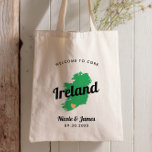 Any Color Ireland Wedding Welcome Bag, irisch Tragetasche<br><div class="desc">Hochzeitswochenende Begrüßungsgeschenk-Tasche für Gäste aus der Stadt, um Ihre Hochzeit, mit dem Bild von Irland. Sie können die Farben für jeden Teil dieses Designs bearbeiten und das Herz an den Ort Ihrer Hochzeit bringen. Klicken Sie zum Ändern der Farben auf Personalisieren und dann auf "Bearbeiten mit dem Entwurfstool". Wählen Sie...</div>