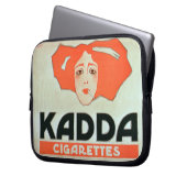 Anzeige für "Kadda Zigaretten" (Farbelitho Laptopschutzhülle (Vorderseite Links)