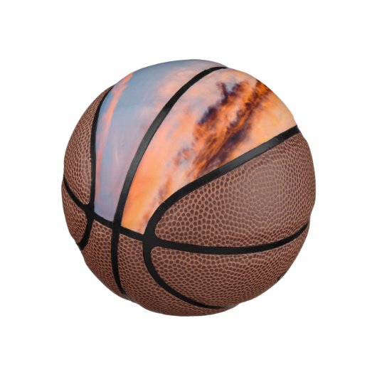 Anziehungskraft Basketball (angewinkelt)