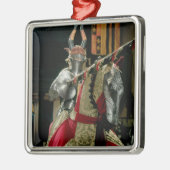 Anzug der Rüstung und der zusammenpassenden Silbernes Ornament (Links)