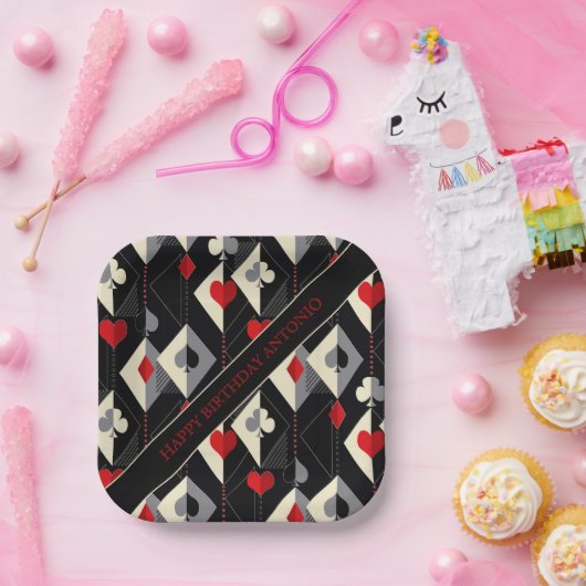 Anzug von Spielkarten im Poker. Pappteller (Party)