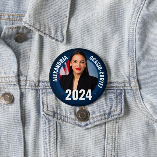 AOC - Alexandria Ocasio-Cortez 2024 Button (Beispiel)