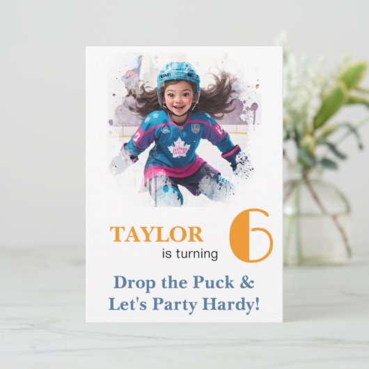 *~* AP94 k-21  DIY Cute Hockey Girl Birthday Einladung (Stehend Vorderseite)