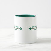 Apache Course Ungebrochene grüne Pfeile Kaffeepaus Tasse (Zentrum)