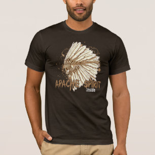 Apache-Geist innerhalb des T-Shirts