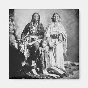 Apache HauptAntonio Maria mit seiner Familie, 1897 Magnet