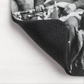 Apache HauptAntonio Maria mit seiner Familie, 1897 Mousepad (Ecke)