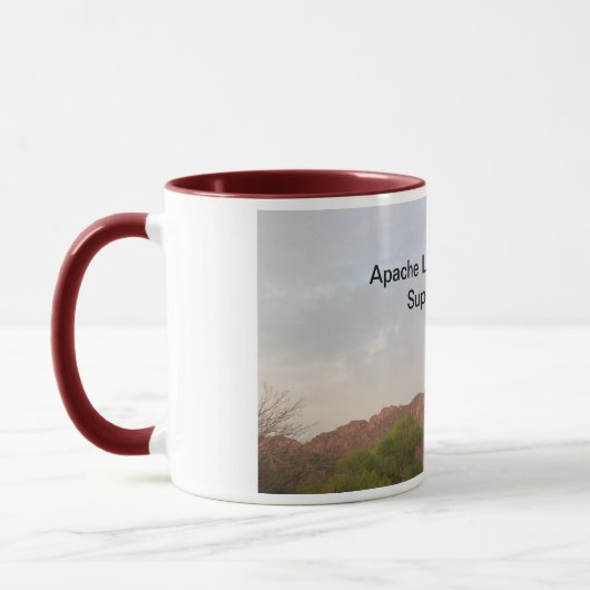 Apache-Sprungs-Berg, Vorgesetzter, AZ Tasse (Links)