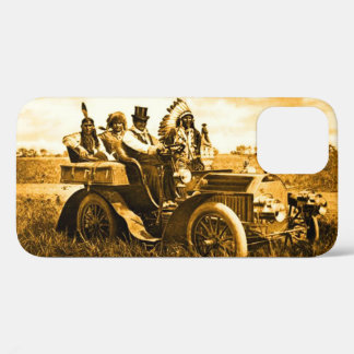 APACHES UND GERONIMO FAHREN MIT EINEM KRAFTWAGEN iPhone 12 HÜLLE