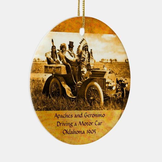 APACHES UND GERONIMO FAHREN MIT EINEM KRAFTWAGEN KERAMIKORNAMENT (Rechts)