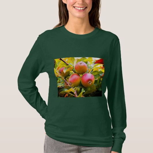 Äpfel am Baum T-Shirt (Vorderseite)