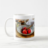 Äpfel in einer Silberschüssel Kaffeetasse (Links)