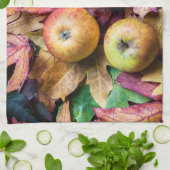 Äpfel und Herbstblätter Handtuch (Gefaltet)