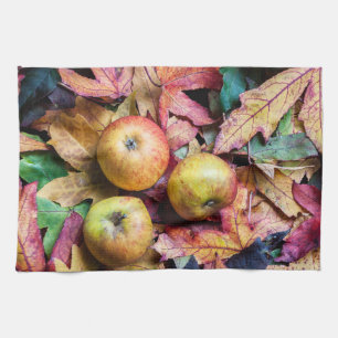 Äpfel und Herbstblätter Handtuch