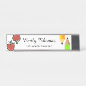 Apfel- und Stiftschullehrer im Klassenzimmer Schreibtischnamensplakette (Vorderseite )