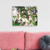 Apfelbaum blüht. leinwanddruck (Insitu (Wohnzimmer))