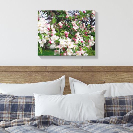 Apfelbaum blüht. leinwanddruck (Insitu (Schlafzimmer))