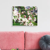 Apfelbaum blüht. leinwanddruck (Insitu (Wohnzimmer))