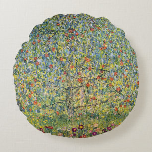 Apfelbaum von Gustav Klimt, Vintage Art Nouveau Rundes Kissen