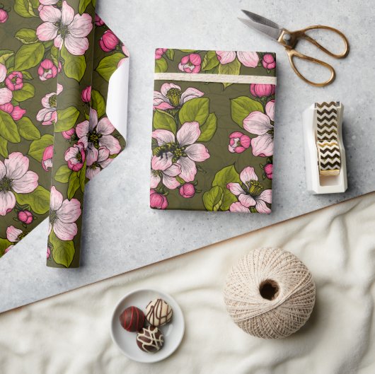 Apfelblüte auf dunkelgrün geschenkpapier (Basteln)